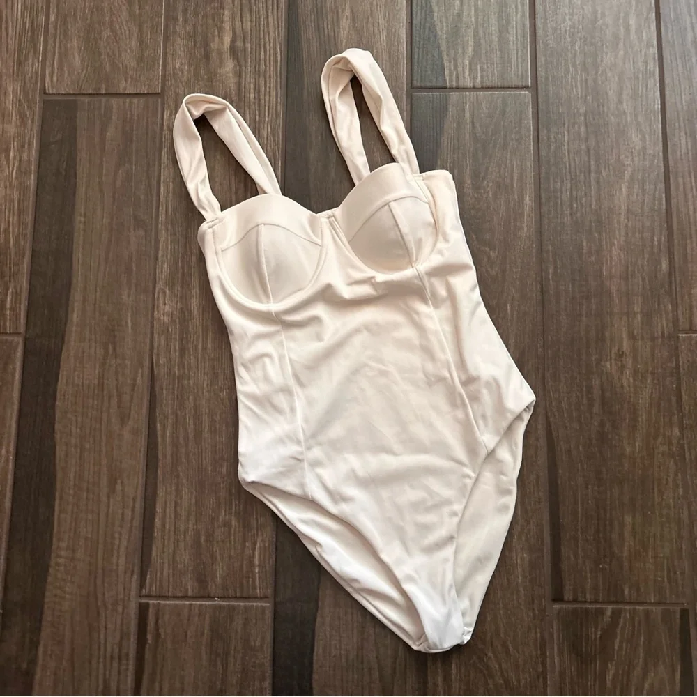 Beach Riot x Madison LeCroy Maven One Piece Swimsuit in Ivory Sz M **No Belt** - Picture 3 of 9